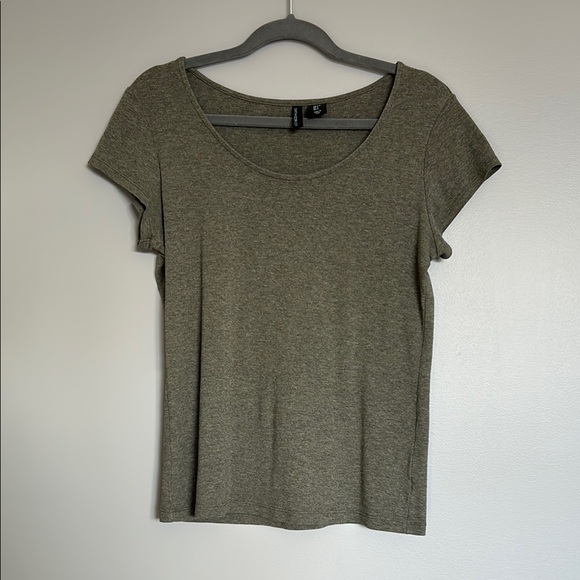 Olive Green T-shirt - Picture 1 of 4
